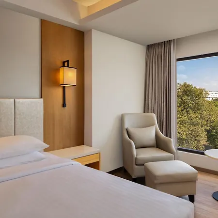 Courtyard By Marriott Tiruchirappalli Hotel Exterior photo