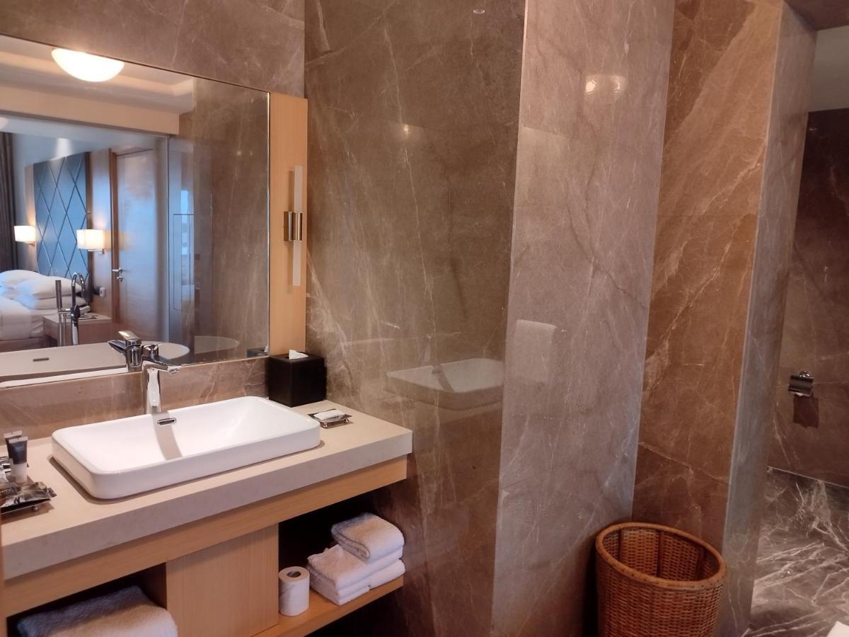 Courtyard By Marriott होटल 5*